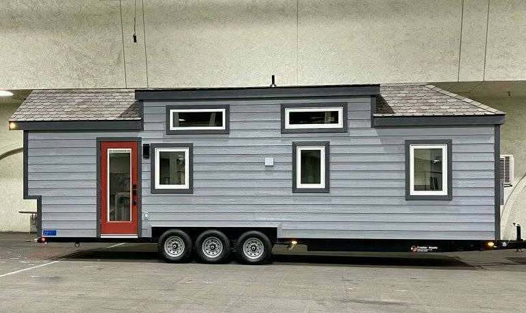 <span style="font-weight: bold;">Alpine Luxury Cabin&nbsp;</span>