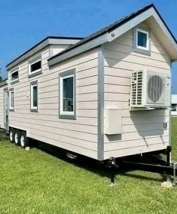 <span style="font-weight: bold;">Blue Apartment Tiny Home</span>&nbsp;